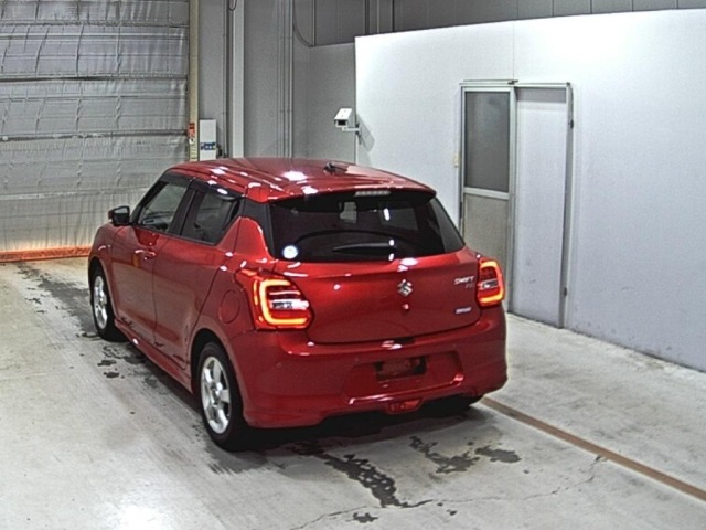 Suzuki SWIFT 2021 8103480-1