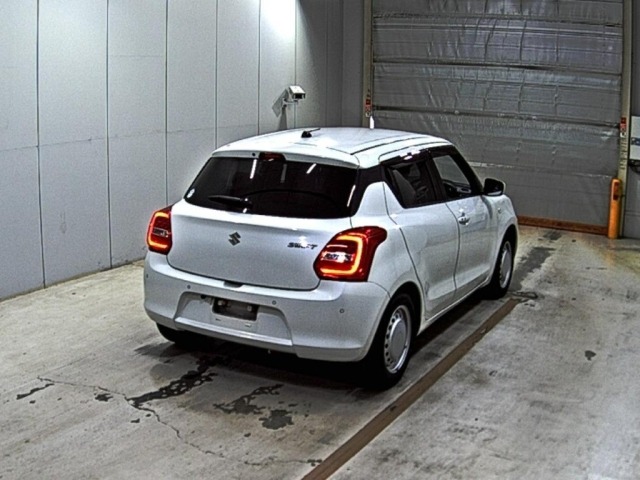 Suzuki SWIFT 2021 8103482-5
