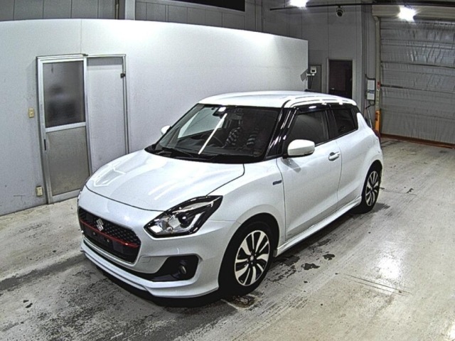 Suzuki SWIFT 2019 8103483-4