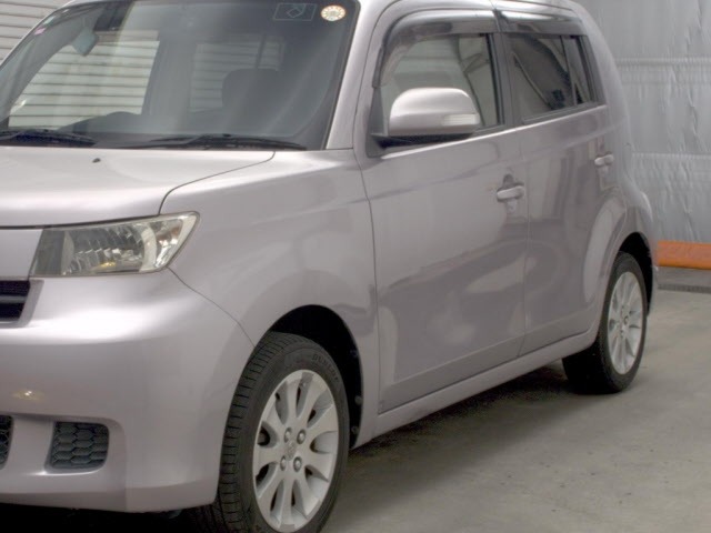 Toyota BB 2012 8112847-4