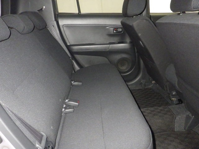 Toyota BB 2012 8112847-8