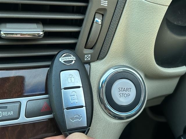 Nissan FUGA 2009 8105472-21