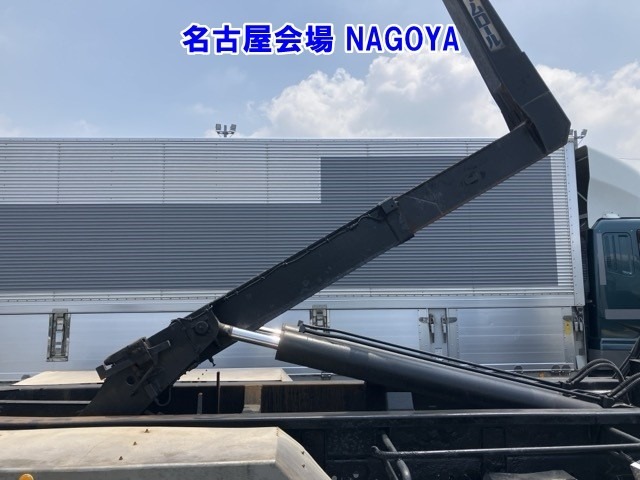 Isuzu GIGA 1997 8109127-19
