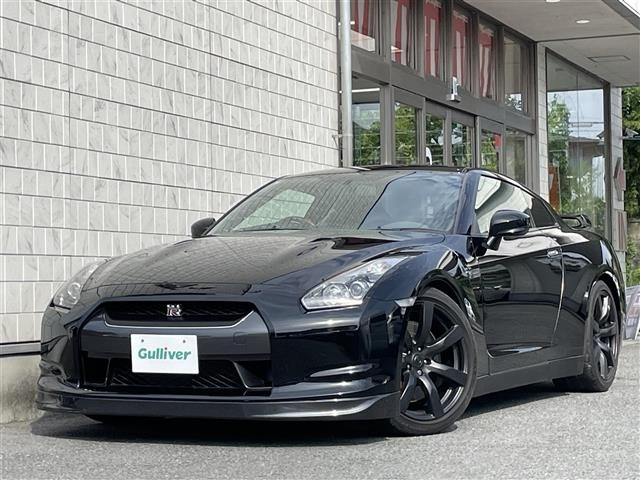 Nissan GT-R 2010 8104890-0
