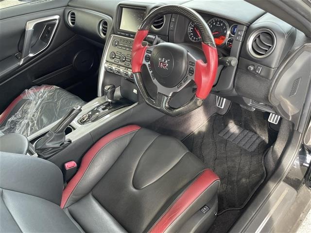 Nissan GT-R 2010 8104890-14