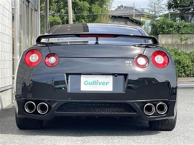 Nissan GT-R 2010 8104890-18