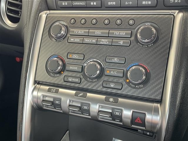 Nissan GT-R 2010 8104890-4