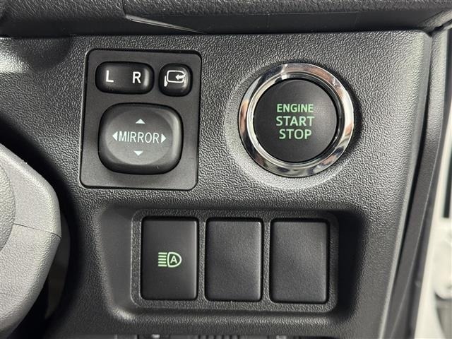 Toyota HIACE VAN 2025 8111289-30