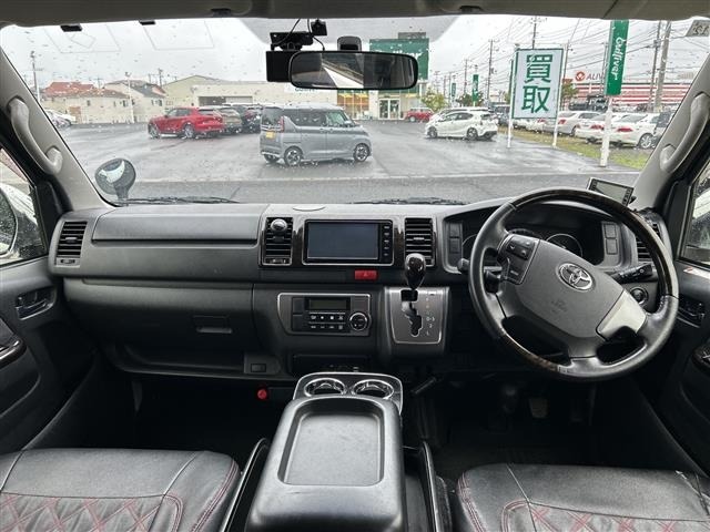 Toyota HIACE VAN 2015 8111290-2