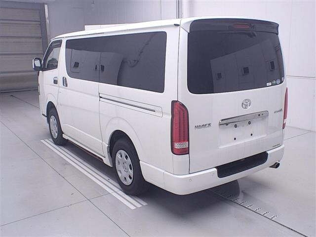Toyota HIACE VAN 2020 8111690-1