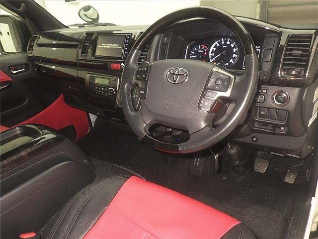 Toyota HIACE VAN 2020 8111690-3