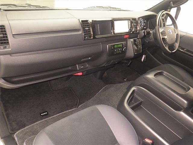 Toyota HIACE VAN 2022 8111694-4