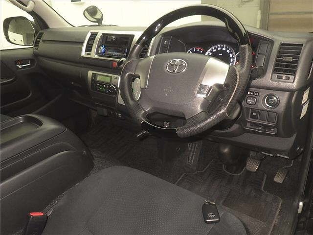 Toyota HIACE VAN 2019 8111704-3