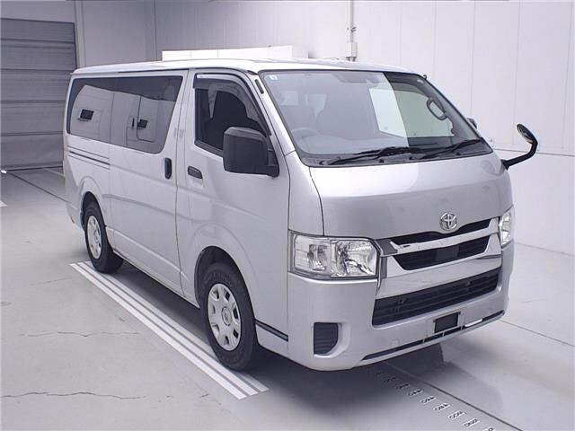 Toyota HIACE VAN 2021 8111705-0
