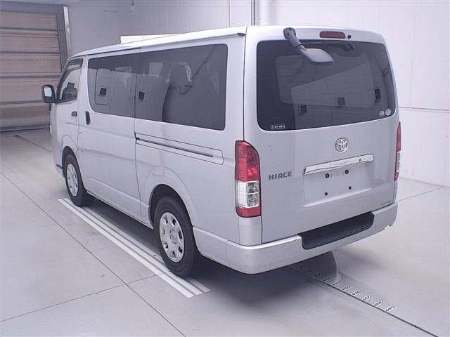Toyota HIACE VAN 2021 8111705-1