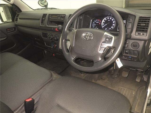 Toyota HIACE VAN 2021 8111705-3