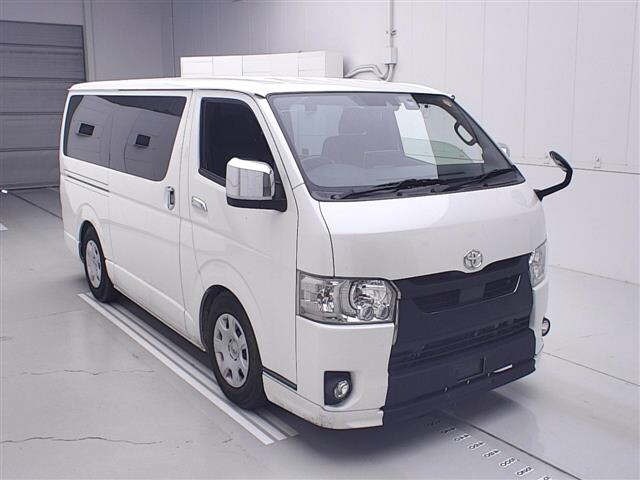 Toyota HIACE VAN 2020 8111713-0