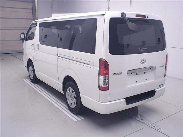 Toyota HIACE VAN 2021 8111714-1