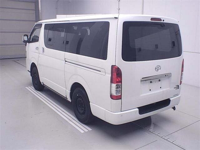 Toyota HIACE VAN 2022 8111719-1