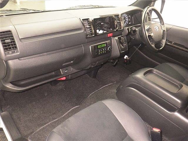 Toyota HIACE VAN 2022 8111719-4