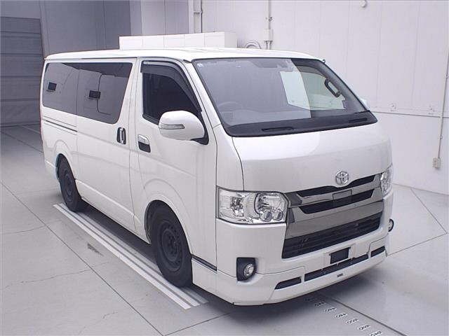 Toyota HIACE VAN 2019 8111720-0