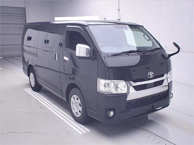 Toyota HIACE VAN 2021 8111731-0
