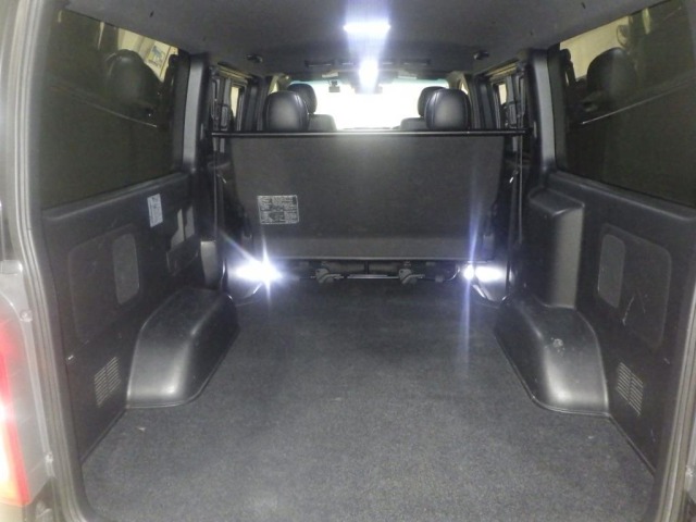 Toyota HIACE VAN 2023 8111840-3