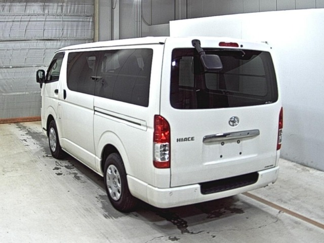 Toyota HIACE VAN 2023 8111842-1