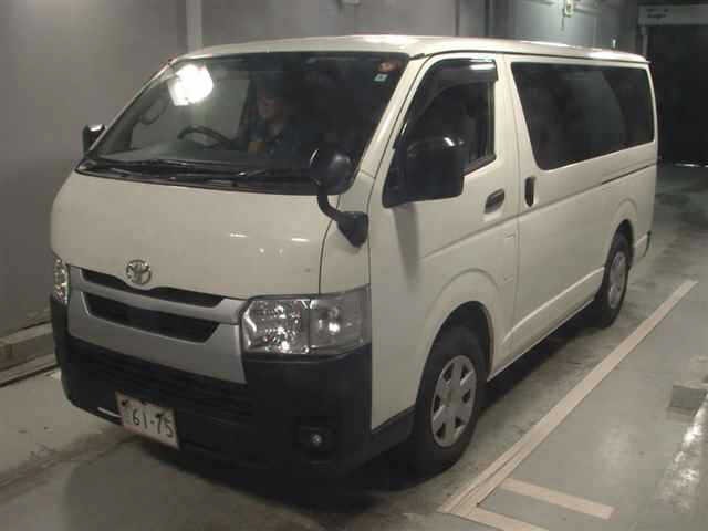 Toyota HIACE VAN 2023 8111875-4
