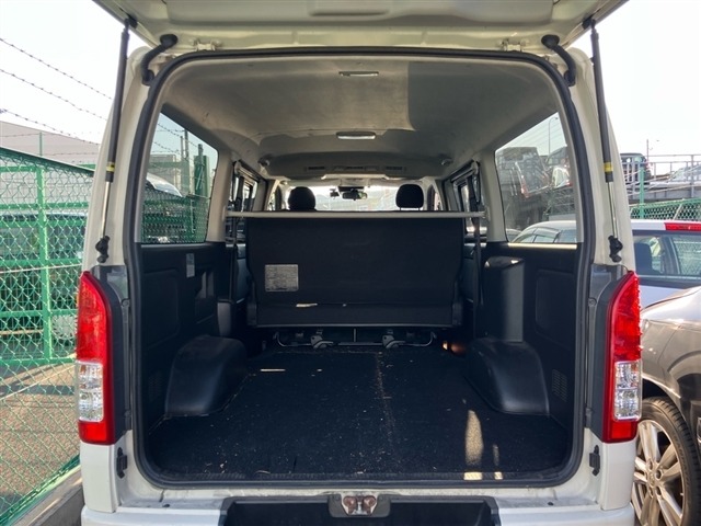 Toyota HIACE VAN 2021 8111943-8