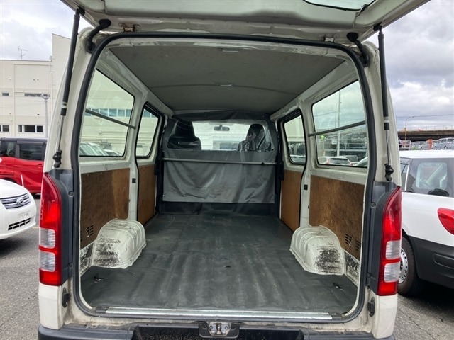 Toyota HIACE VAN 2017 8111944-8