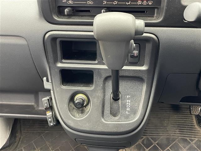 Daihatsu HIJET VAN 2017 8114719-21