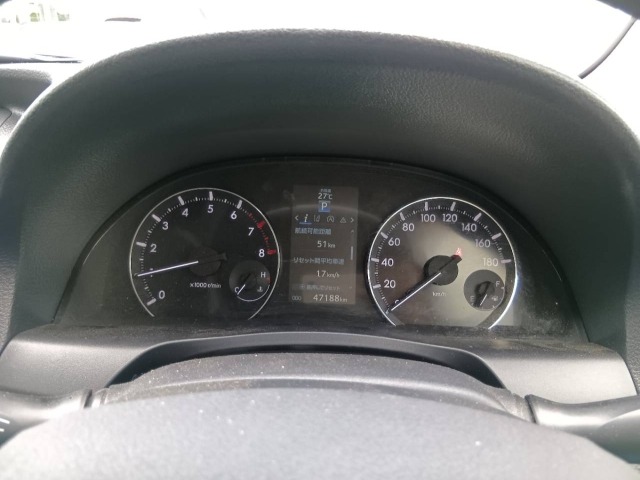 Toyota PREMIO 2021 8113057-6