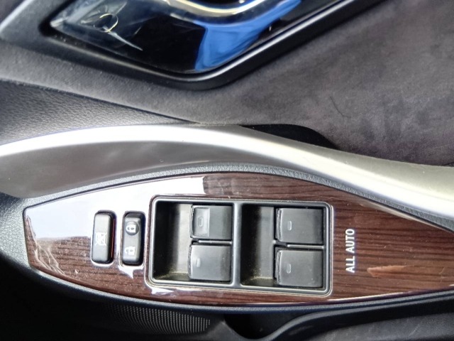 Toyota PREMIO 2021 8113057-8