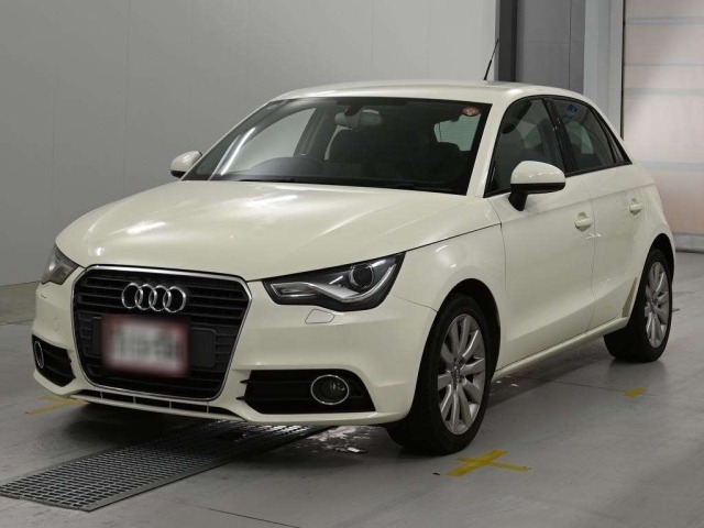 Audi A1 2012 8137554-0