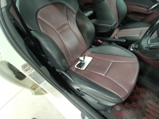 Audi A1 2012 8137554-10