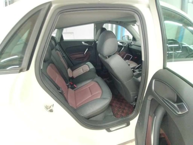 Audi A1 2012 8137554-12