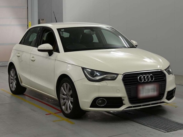 Audi A1 2012 8137554-5