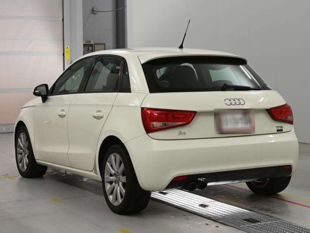 Audi A1 2012 8137554-6