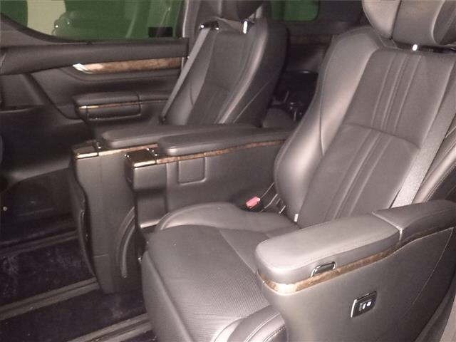 Toyota ALPHARD 2022 8137270-7