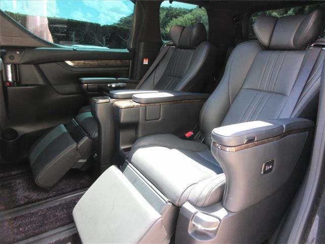 Toyota ALPHARD 2023 8137283-6