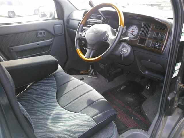 Daihatsu ATRAI WAGON 2000 8138086-3