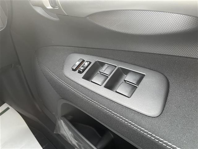 Toyota AURIS 2011 8118126-1