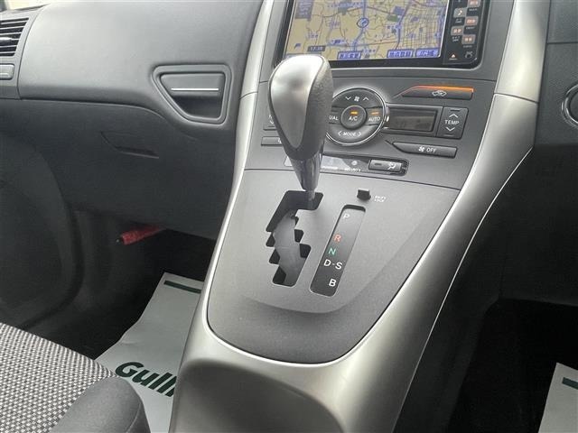 Toyota AURIS 2011 8118126-11