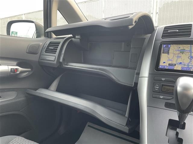 Toyota AURIS 2011 8118126-20