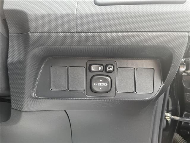 Toyota AURIS 2011 8118126-21