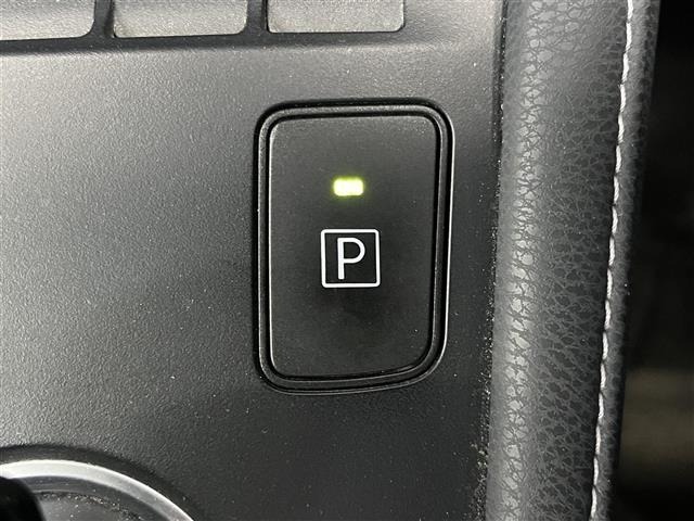 Toyota AURIS 2017 8118136-10