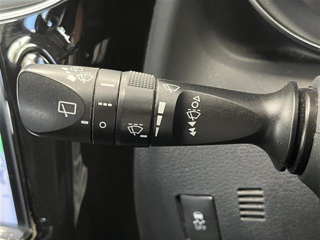 Toyota AURIS 2017 8118136-3