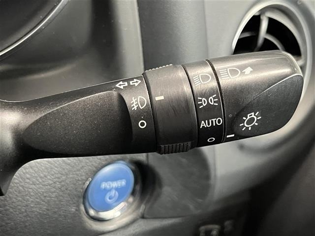 Toyota AURIS 2017 8118136-5