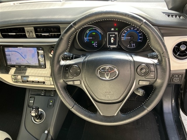 Toyota AURIS 2018 8118178-3